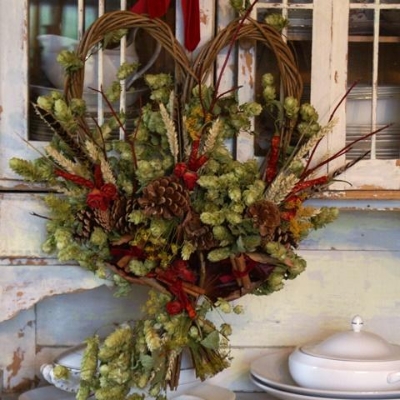 RUSTIC VELVET Dried Festive Willow Heart