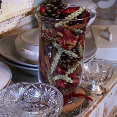 RUSTIC VELVET Festive Spice Glass Vase