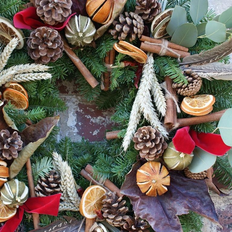 Luxury Rustic Spicy Country Fresh Christmas Wreath with FREE GIFT